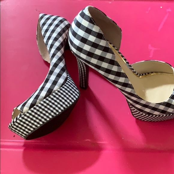 Jessica Simpson Heels - Picture 2 of 4